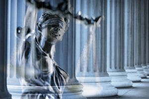 Avocat evreux Karine Alexandre symbole justice colonne avocat evreux